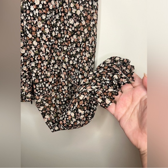 ASTR THE LABEL - Floral Ruched Sweetheart Neck Top - Black Wine Ditsy - Sz S - Picture 3 of 10